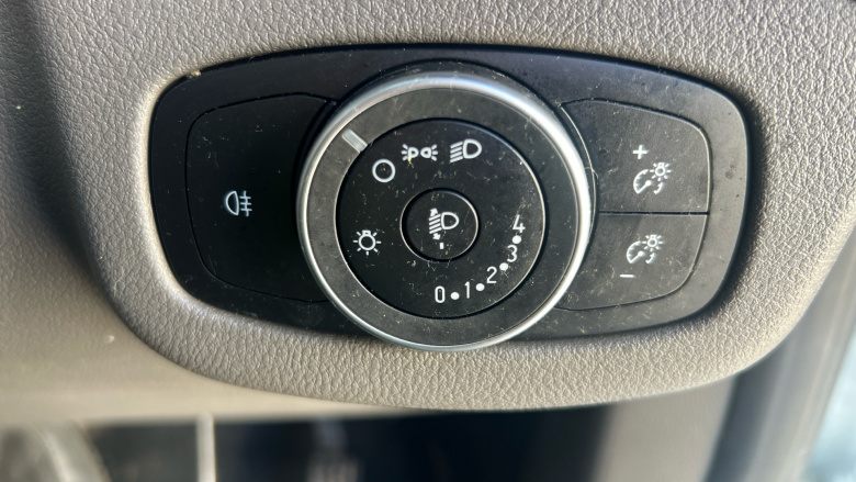 Ford Transit Connect 240 L2 Diesel 1.5 EcoBlue 100ps Leader D/Cab Van